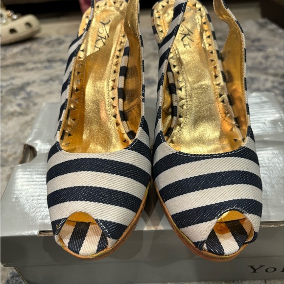 Yoki blue & white striped peep toe heel. - Picture 1 of 14
